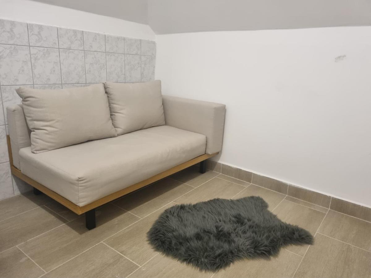 Sosto Apartman Szekesfehervar Exterior photo